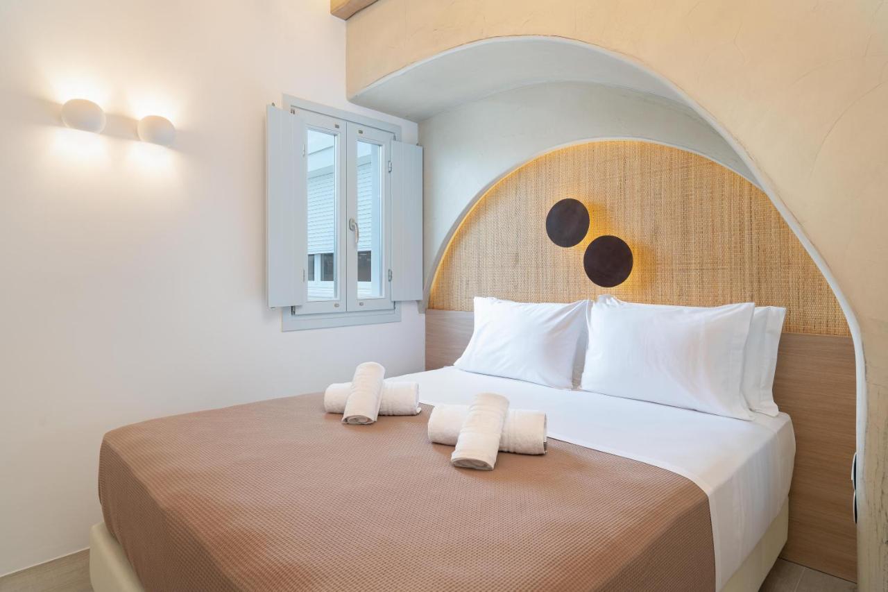 Airth Santorini Suites Firostefani Ngoại thất bức ảnh