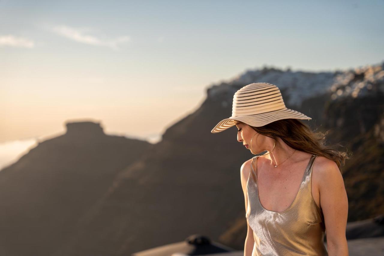 Airth Santorini Suites Firostefani Ngoại thất bức ảnh